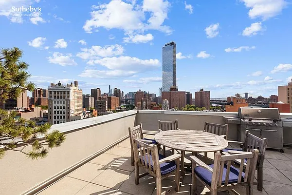 Sold by Sotheby's International Realty | media 13