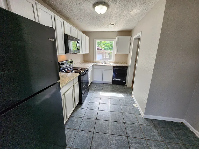 939 S Fort Ave — Photo 15