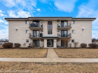 8410 Captons Ln APT 103, Darien, IL 60561