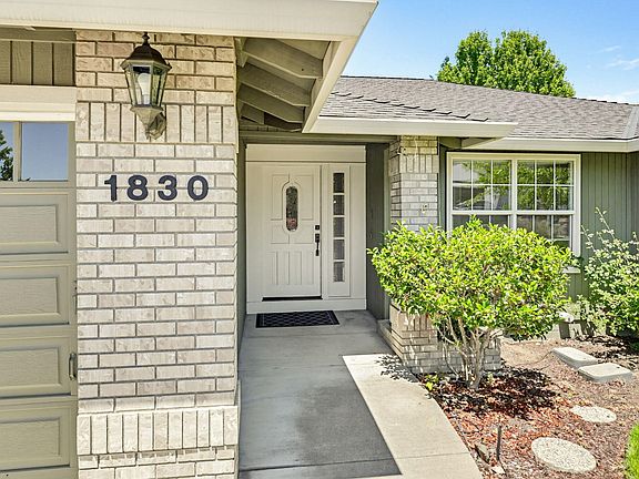3rd image of 1830 Canyon Ave