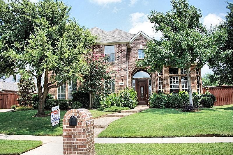 1st image of 2706 Carterton Way