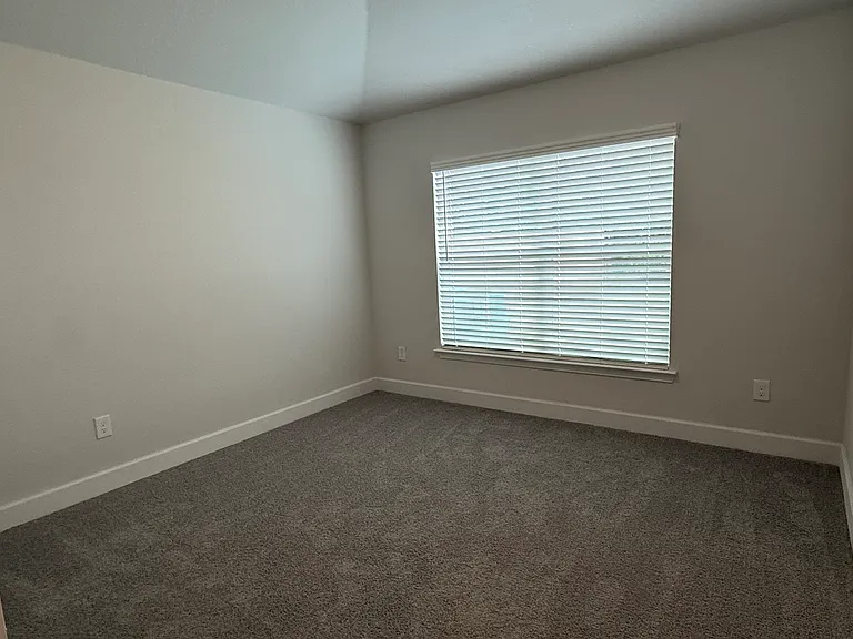 4413 SW 90th Pl — Photo 15