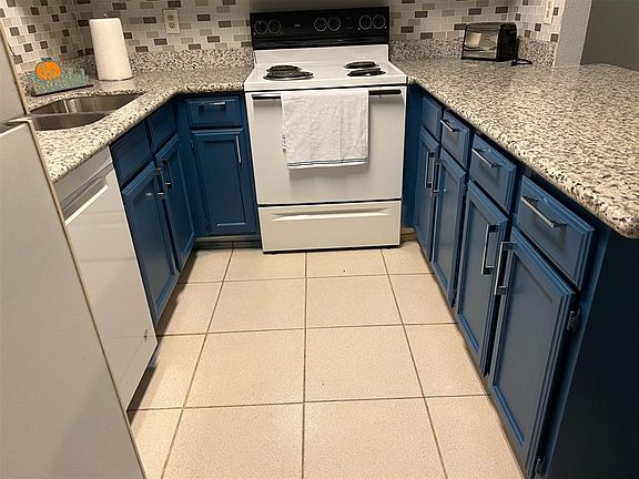 2nd image of 3900 Woodchase Dr APT 82