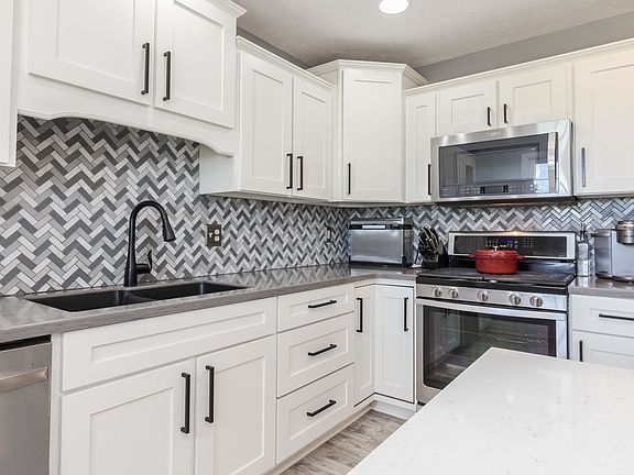 5th image of 1251 Big Horn Way