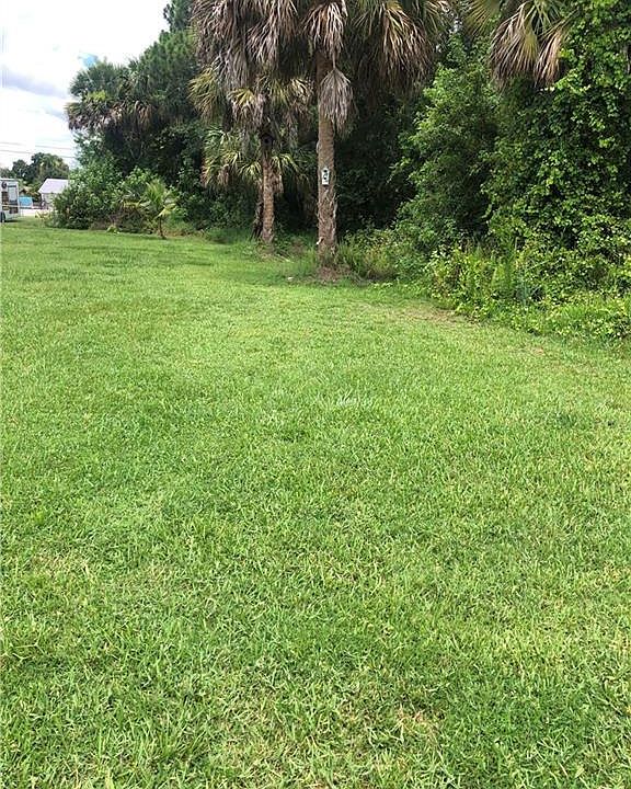 2nd image of 6001 Hickory Dr