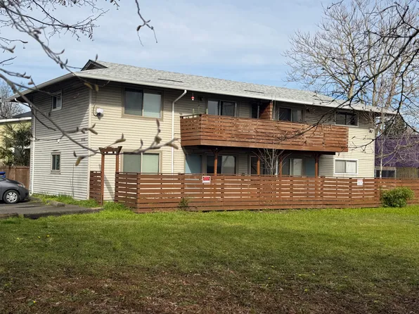 8915 N Ivanhoe St APT 4, Portland, OR 97203