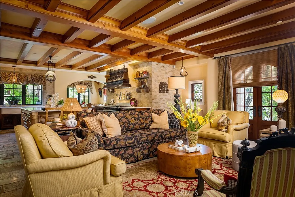 5 bed, 5.5 bath, 6483 sqft, $34,995 — Photo 4