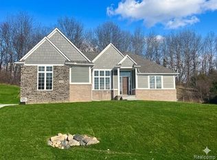 8848 Stonewall E, Clarkston, MI 48348