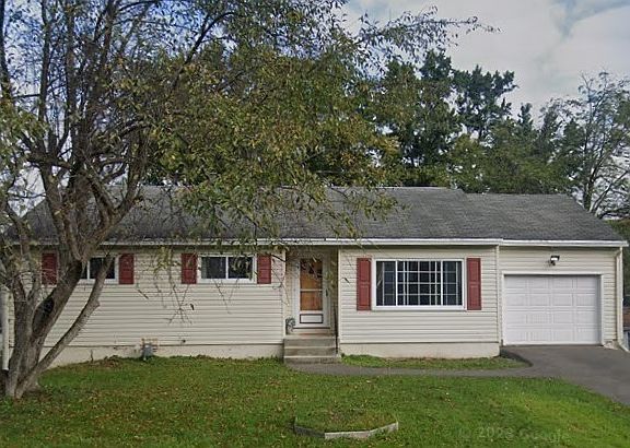 2nd image of 4605 Radcliffe Blvd