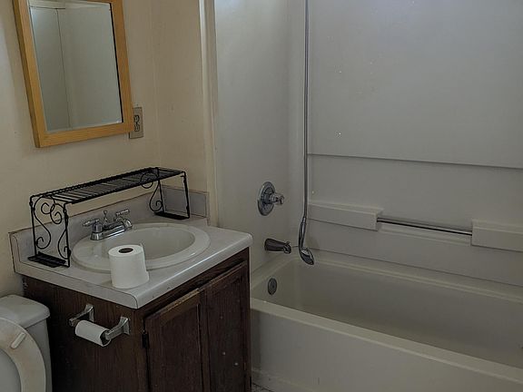 2nd image of 424 Brandon St