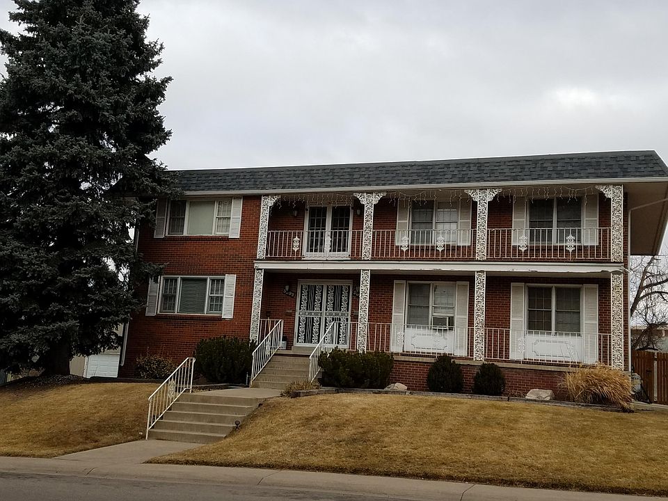 Main floor ranch-style townhouse