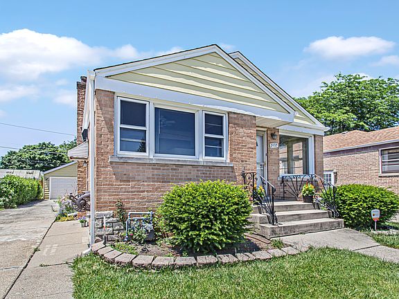 3rd image of 2930 Ernst St