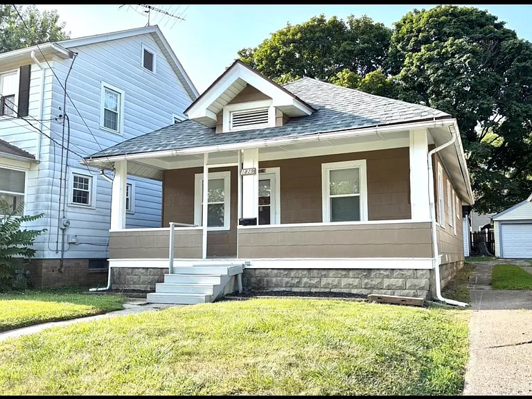 1829 Talbot St — Photo 1