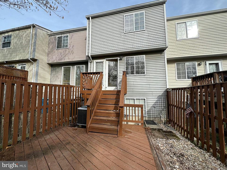 2nd image of 5882 Clarendon Springs Pl