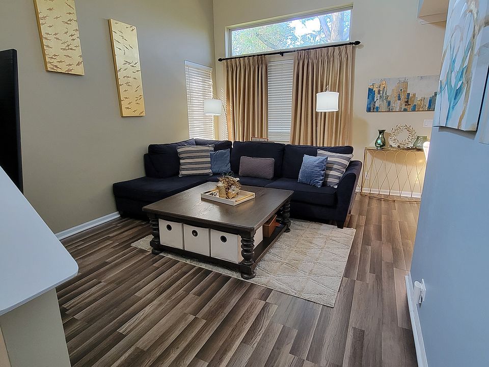 2 story vaulted ceilings