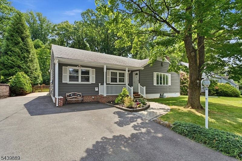 1st image of 41 Sycamore Ave