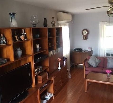 5th image of 2506 Fenton Ave