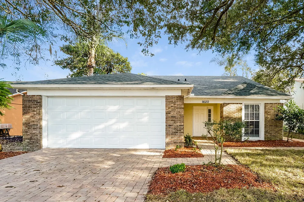 3 bed, 2.0 bath, 1472 sqft, $3,740 — Photo 1