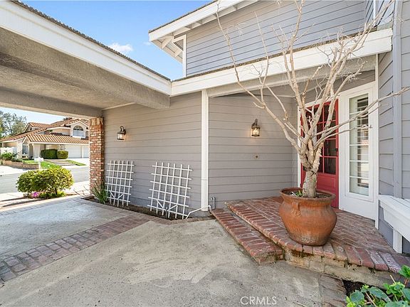 3rd image of 15722 Live Oak Rd