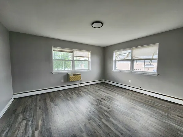 605 E Main St #C21, Maple Shade, NJ 08052