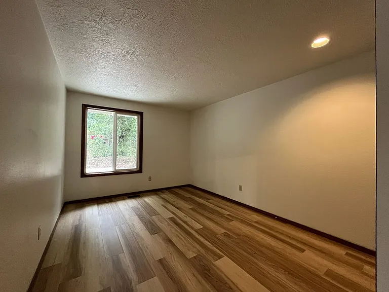 4737 SW Pendleton St — Photo 35