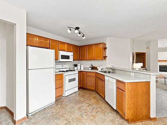 3rd image of 8521 Telford Ln