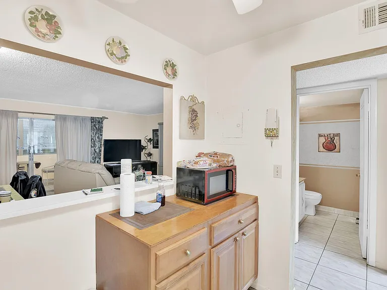 711 Lori Dr #204 — Photo 9