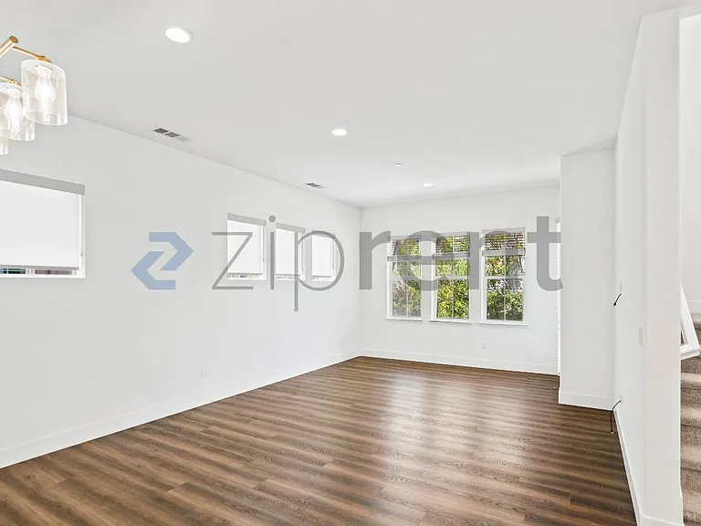 2109 Donnells Ln — Photo 8