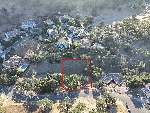 2nd image of 747 Bridle Ridge Court