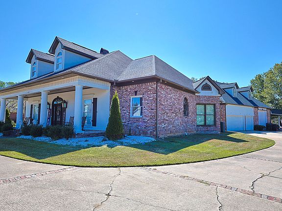 3rd image of 451 Brookwood Estates Dr