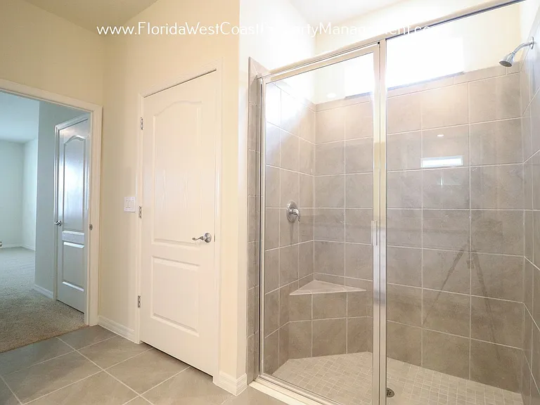 5819 Oak Bridge Ct — Photo 8
