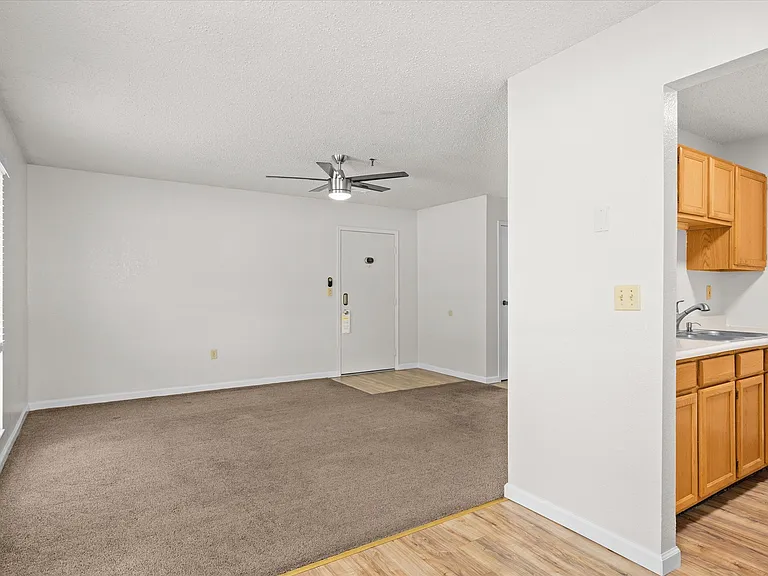 2105 N Keebler Ave #D — Photo 8