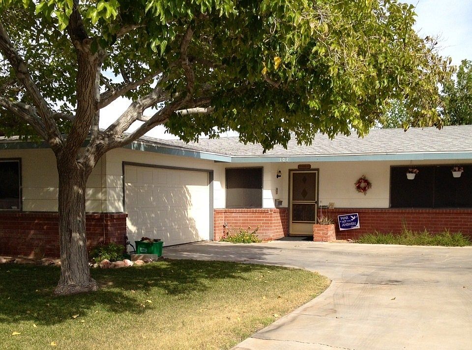107 Forest Ln