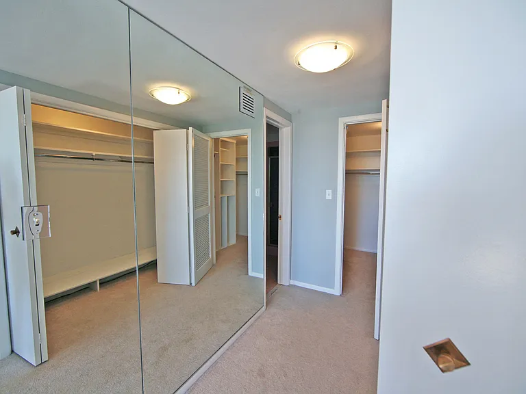 Blair House Apartments — Photo 10