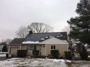 56 Pond Pl, Babylon, NY 11702