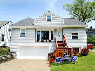 6029 Edgehill Dr, Parma Heights, OH 44130