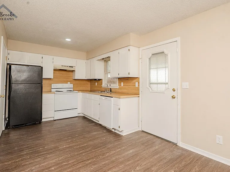 1215 N Pacific Ave — Photo 8