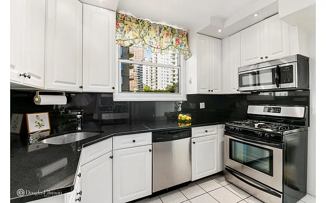 Rented by Douglas Elliman | media 4