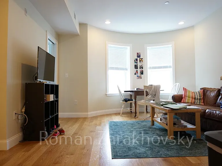 49 Kent St #2 — Photo 16