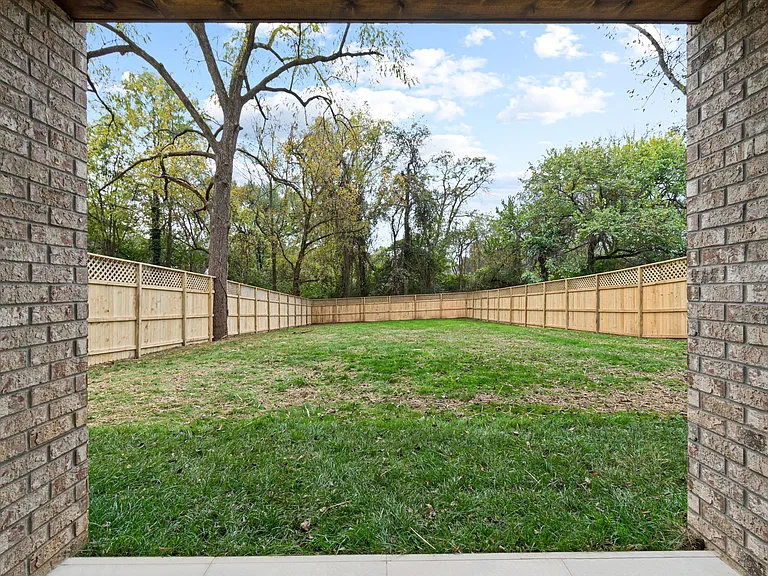1240 Kenmore Pl — Photo 80