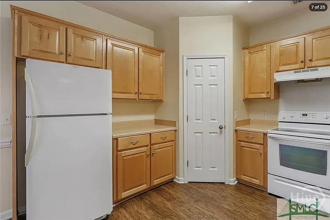 3 bed, 2.0 bath, 1824 sqft, $1,750 — Photo 3