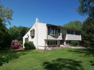 276 Stoddards Wharf Rd, Gales Ferry, CT 06335