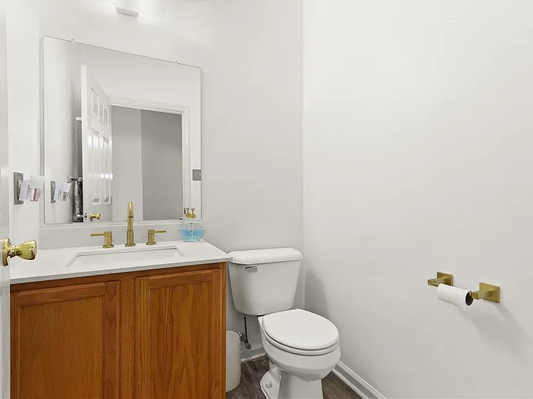 8100 Cross Creek Cir — Photo 17