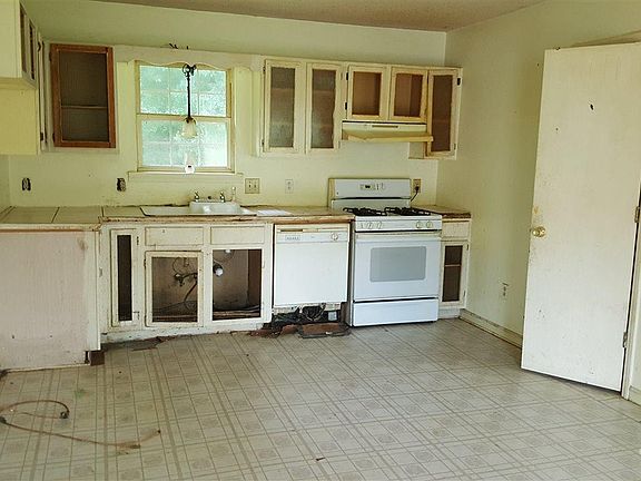 4th image of 4608 Mill Creek Rd