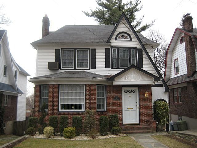 1st image of 37 Valencia Ave