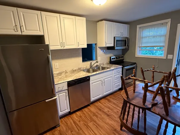 136 Hall St Unit 2, Manchester, NH 03103