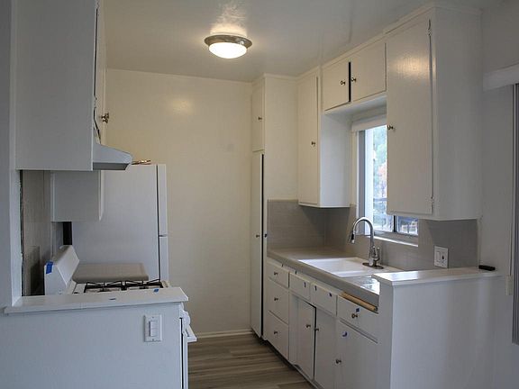 5th image of 3648 Westwood Blvd APT 10