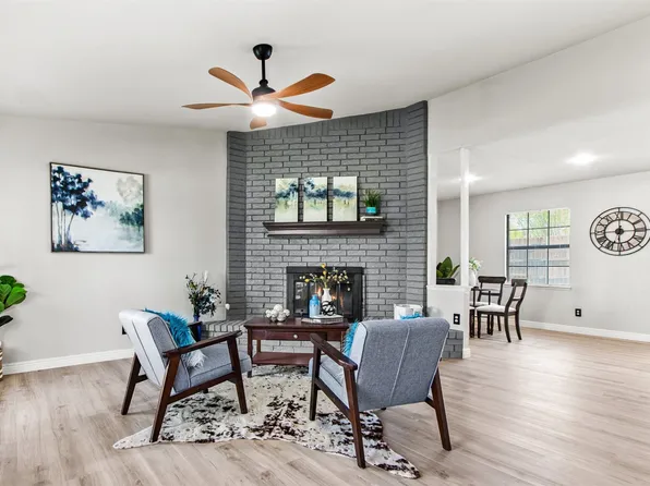 2137 Rose Hill Rd, Carrollton, TX 75007