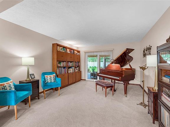 3rd image of 2421 OAK LANDING DRIVE