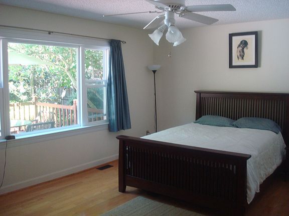 Master Bedroom (1st floor)